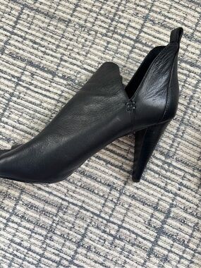Vince Camuto Black Leather Pointed High Heel Ankle Boot
